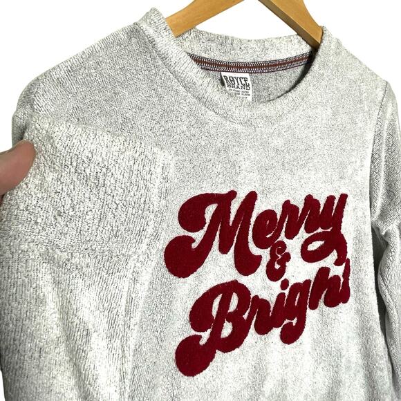 CHRISTMAS SWEATER Women’s Gray Merry & Bright Long Sleeve Fleece Top - Picture 2 of 3